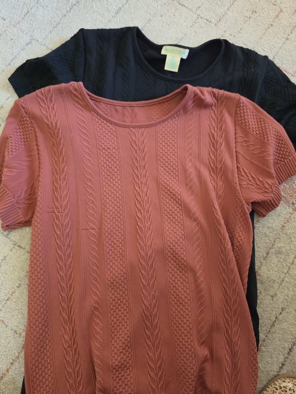 Bundle ✨️Cable-Knit Short Sleeve Top - Rust & Black (Women)
